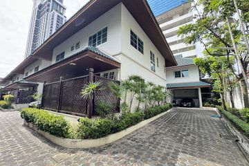 4 Bedroom House for rent in Khlong Tan Nuea, Bangkok