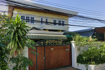 5 Bedroom House for sale in Phra Khanong Nuea, Bangkok near BTS Phra Khanong