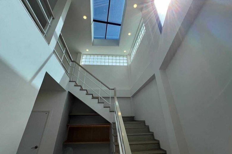 1 Bedroom Townhouse For Rent