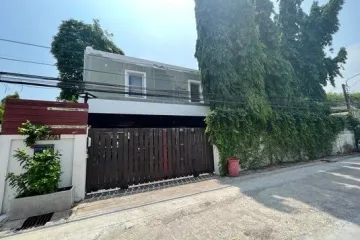 6 Bedroom House for sale in Bang Chak, Bangkok near BTS Punnawithi