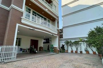5 Bedroom House for rent in City Plus Ekkamai 10, Khlong Tan Nuea, Bangkok