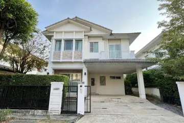 3 Bedroom House for rent in Mantana Onnut-Wongwaen, Dokmai, Bangkok near Airport Rail Link Ban Thap Chang