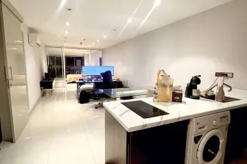 1 Bedroom Condo for Sale or Rent in Nusa State Tower Condominium, Silom, Bangkok near BTS Surasak