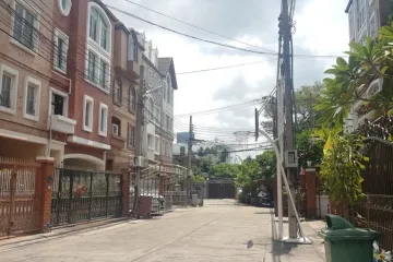 4 Bedroom Townhouse for rent in Yenakart Residence, Chong Nonsi, Bangkok near MRT Khlong Toei