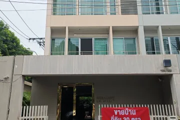 3 Bedroom Townhouse for sale in Noble Cube, Suan Luang, Bangkok near Airport Rail Link Ramkhamhaeng