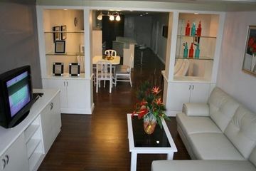 2 Bedroom Condo for rent in Baan Suanpetch, Khlong Tan Nuea, Bangkok near BTS Phrom Phong