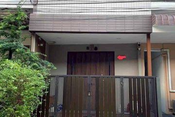 5 Bedroom Townhouse for rent in Bang Chak, Bangkok near BTS Punnawithi
