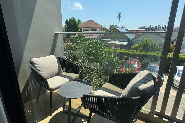 1 Bedroom Condo For Rent
