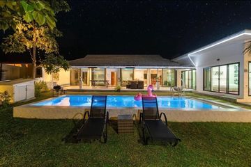 4 Bedroom Villa for rent in Talat Nuea, Phuket