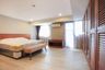 3 Bedroom Condo for rent in United Tower, Khlong Tan Nuea, Bangkok near BTS Thong Lo