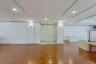 3 Bedroom Condo for rent in Govind Tower, Khlong Toei Nuea, Bangkok near BTS Nana
