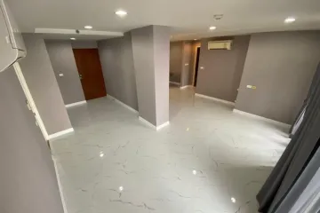 2 Bedroom Condo for sale in Resorta Yen-Akat, Chong Nonsi, Bangkok near MRT Queen Sirikit National Convention Centre