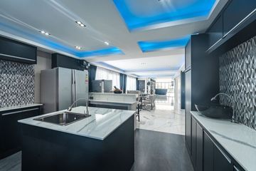 3 Bedroom Apartment for rent in O'Reilly Seaview Apartment, Karon, Phuket