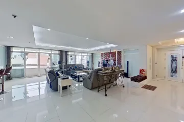 3 Bedroom Condo for sale in Baan Prompong, Khlong Tan Nuea, Bangkok