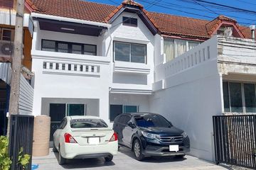 3 Bedroom Townhouse for sale in Rinrada Village, Nuan Chan, Bangkok