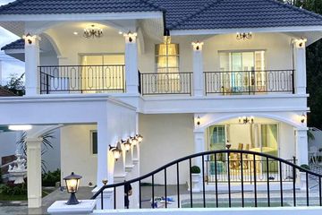 5 Bedroom House for sale in Na Kluea, Chonburi