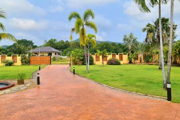 6 Bedroom House for sale in Sattahip, Chonburi