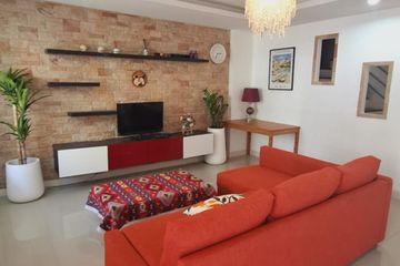 2 Bedroom House for sale in Na Kluea, Chonburi