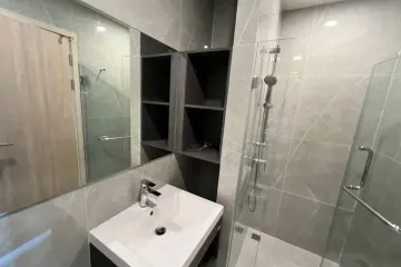 2 Bedroom Condo for rent in NUE District R9, Huai Khwang, Bangkok near MRT Phra Ram 9
