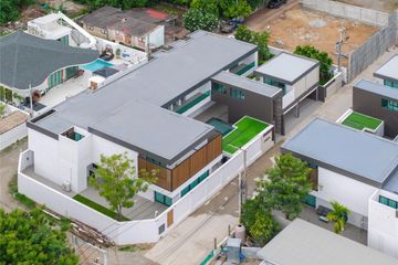 6 Bedroom Villa for sale in 