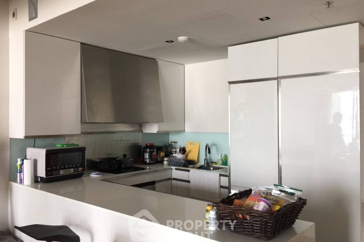 Sathon, Bangkok - Photo 3