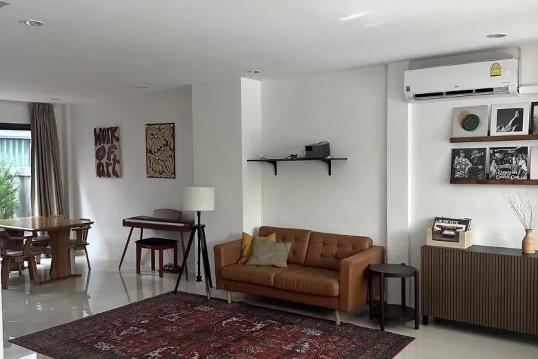 3 Bedroom Townhouse For Rent