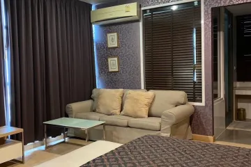 2 Bedroom Condo for rent in Rhythm Ratchada, Sam Sen Nok, Bangkok near MRT Ratchadaphisek
