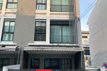 3 Bedroom Townhouse for sale in Baan Klang Muang Rama 9 - Ramkhamhaeng, Phlapphla, Bangkok near MRT Ramkhamhaeng