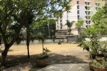 Land for sale in Phaya Thai, Bangkok near BTS Sanam Pao