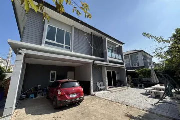 4 Bedroom House for rent in Centro Bangna-Wongwaen, Dokmai, Bangkok