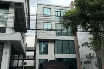 8 Bedroom Office for rent in Suan Luang, Bangkok