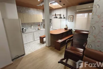 3 Bedroom Townhouse for sale in Khlong Chaokhun Sing, Bangkok near MRT Mahatthai
