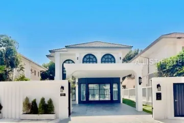5 Bedroom House for sale in 