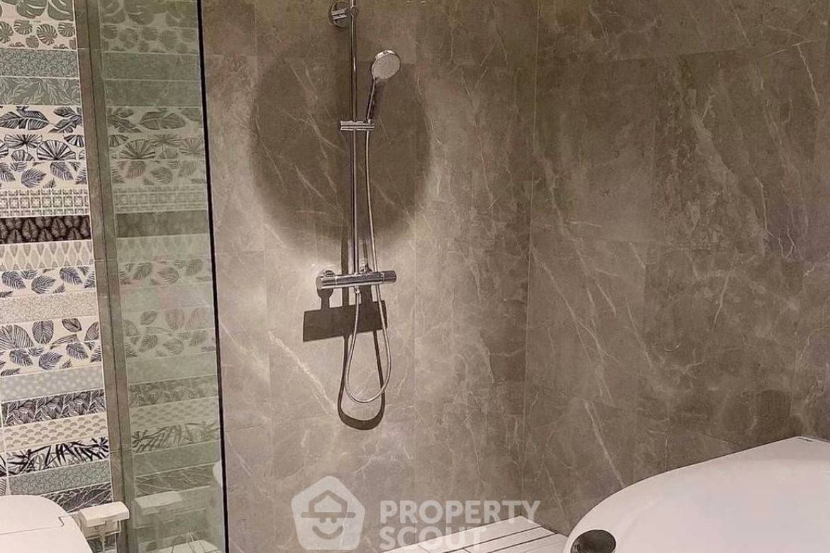 Pathum Wan, Bangkok - Photo 2