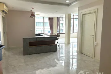 3 Bedroom Condo for sale in The Emporio Place, Khlong Tan, Bangkok near BTS Phrom Phong