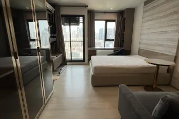 Condo for rent in Life One Wireless, Lumpini, Bangkok near BTS Ploen Chit