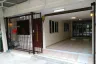 3 Bedroom Townhouse for rent in Khlong Toei, Bangkok