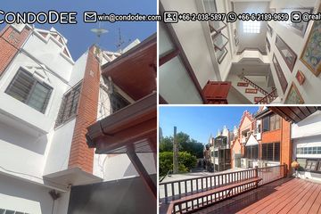 4 Bedroom Townhouse for sale in Khlong Tan Nuea, Bangkok