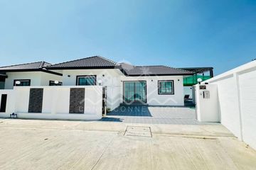 3 Bedroom House for sale in Na Kluea, Chonburi