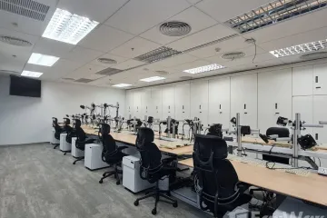 Office for rent in Athenee Tower, Lumpini, Bangkok near BTS Ploen Chit