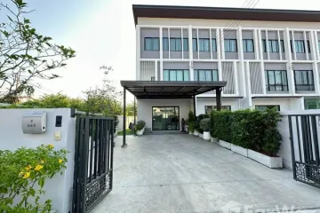 3 Bedroom Townhouse for rent in Lat Phrao, Bangkok