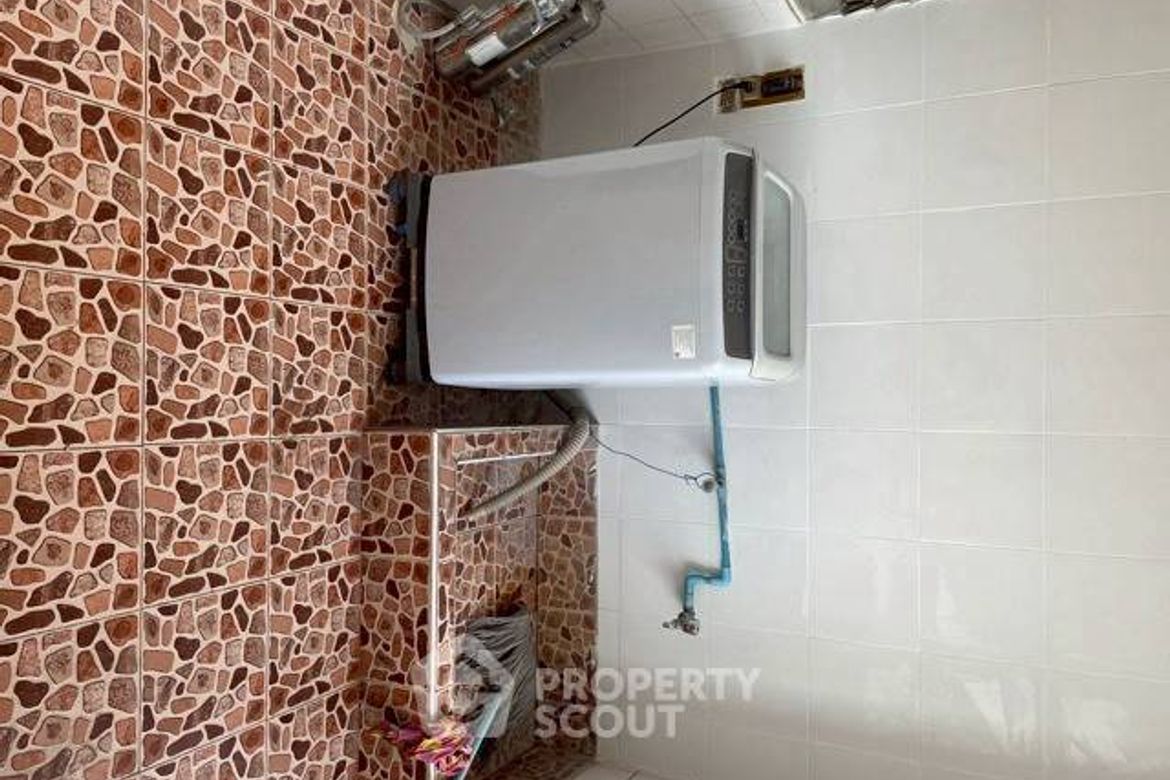 Watthana, Bangkok - Photo 3