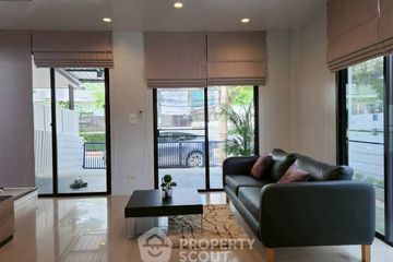 3 Bedroom Townhouse for rent in Areeya Mandarina Sukhumvit 77, Suan Luang, Bangkok near MRT Si Nut