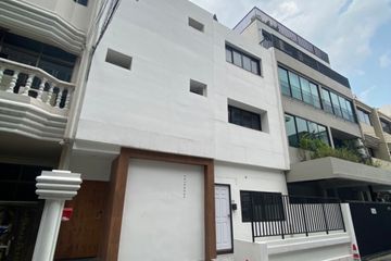 5 Bedroom Townhouse for rent in Khlong Tan Nuea, Bangkok