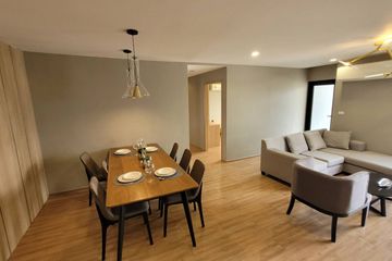 3 Bedroom Condo for rent in Khlong Tan Nuea, Bangkok