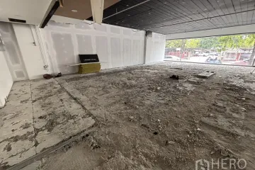 Commercial for rent in Silom, Bangkok near BTS Chong Nonsi