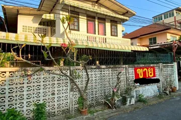 4 Bedroom House for sale in Sam Sen Nok, Bangkok near MRT Phawana