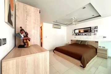 1 Bedroom Condo for sale in Na Kluea, Chonburi