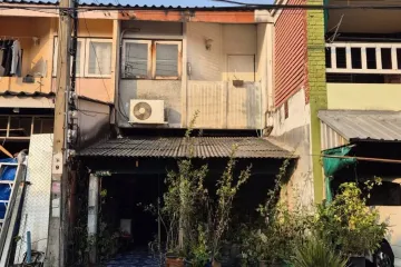 2 Bedroom Townhouse for sale in Si Kan, Bangkok