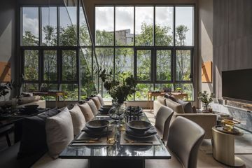 2 Bedroom Condo for sale in Whizdom Craftz Samyan, Maha Phruettharam, Bangkok near MRT Sam Yan